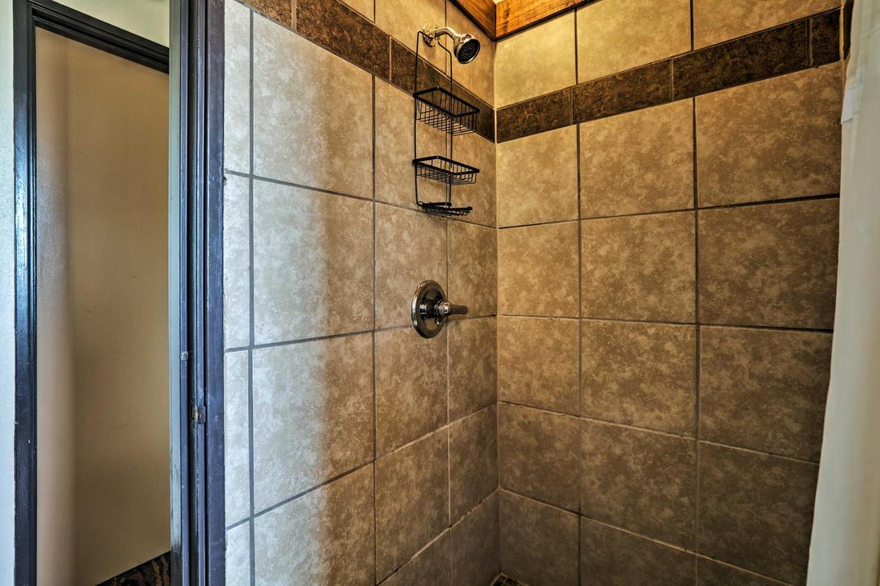 Burkesville Apt With Deck, Views And Pool Access! Екстер'єр фото