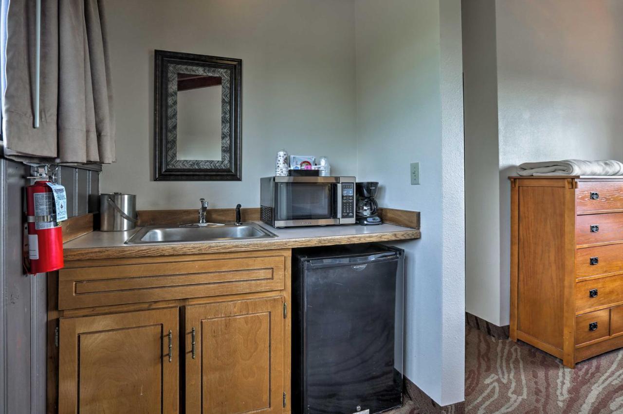 Burkesville Apt With Deck, Views And Pool Access! Екстер'єр фото